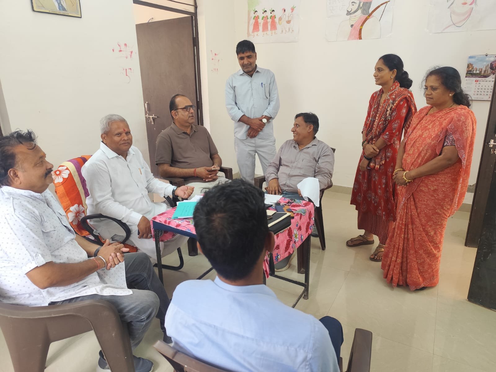 विधायक गरासिया ने जनजाति कन्या छात्रावास की छात्राओं से की आत्मीय मुलाकात, भोजन की गुणवत्ता सुधारने के दिए कड़े निर्देश