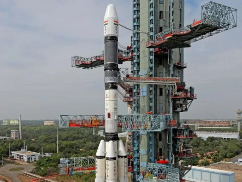 ISRO ने रचा इतिहास: अंतरिक्ष में पहुंची भारत की नई ‘आंख’, 36 हजार KM ऊपर से रखेगी धरती पर नजर