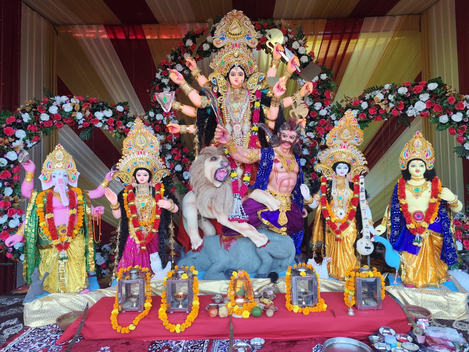 जगदम्बे मण्डल ने की हर्षौल्लास से की घट स्थापना,