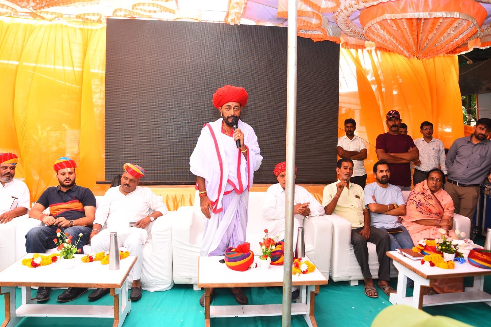 नगर परिषद सिरोही द्वारा “हर घर चार डस्टबिन,