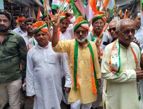 Bulandshahar News: तिरंगा यात्रा में गूंजा वंदे मातरम व भारत माता की जय का नारा