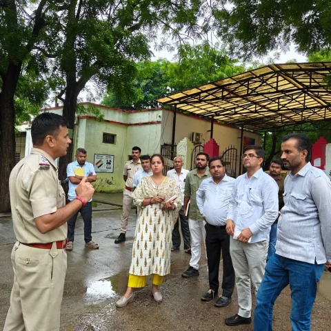 आबूरोड में नगरपालिका चुनाव 2026 की तैयारी तेज:24 स्थानों पर मतदान केंद्रों का फिजिकल वेरिफिकेशन, स्ट्रॉन्ग रूम और मतगणना कक्ष का भी किया निरीक्षण